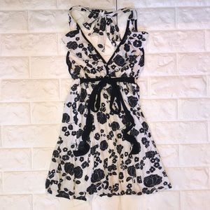 Ella Moss ruffle tie-neck halter size XS